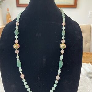 Chic Green and Pink Necklace with Beaded Elegance